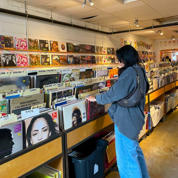 Meet your Posher, Tiarra - Picture 1 of 1